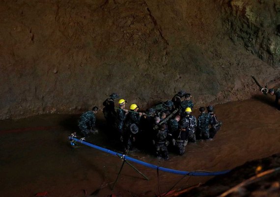 Jovens podem ficar presos durante meses em caverna na Tailândia