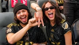 Marquezine e Xolo Maridueña se beijam em jogo e traz a tona suspeita de affair