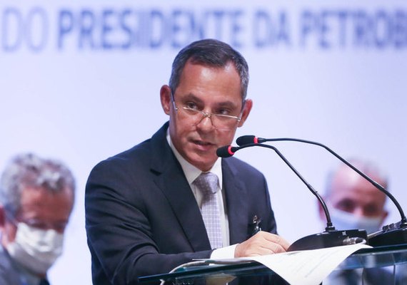 Presidente da Petrobras renuncia após pressão do governo