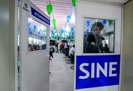Sine realiza oficina com candidatos a vagas de emprego