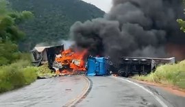 Carretas colidem, pegam fogo e deixam feridos na BR-101 em AL