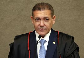 Nunes Marques assume presidência do TSE prometendo gestão equilibrada