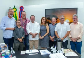 Um pé em cada canoa: PT de Alagoas fecha aliança com Luciano Barbosa