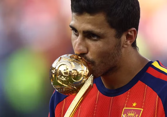 Rodri é eleito melhor jogador da Copa e entra na disputa pela Bola de Ouro