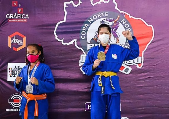 Clarice Berto é campeã mirim em duas competições de Jiu-jitsu neste fim de semana