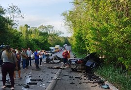 [VÍDEO] Grave acidente entre carreta e carros deixa um morto no interior de AL