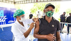 Maceió inicia neste domingo (28) vacinação de idosos de 65 ou mais