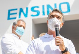 “Temos a grande missão de não deixar nenhum aluno para trás', afirma secretário