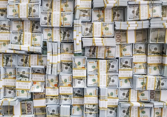 Dólar recua para R$ 5,14 com alívio no cenário internacional