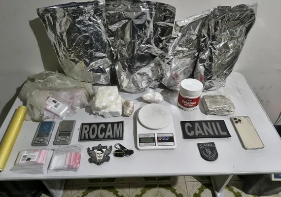 PM apreende armas e quase 22 quilos de drogas em AL