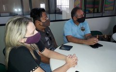 Senador Rodrigo Cunha participa de reunião com a FMAC e a Liga de Quadrilhas Juninas Foto: Ascom/FMAC