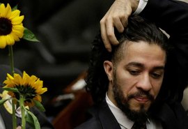 As ameaças que levaram Jean Wyllys a sair do Brasil