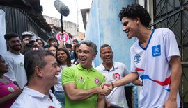 Rafael Brito percorre a Grota das Piabas e propõe melhorias na limpeza da cidade