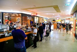 Feriado de domingo (15) terá shoppings e supermercados abertos