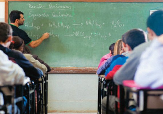 Governo de Alagoas anuncia pagamento de retroativos para servidores da Educação