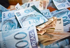 Colombiano é preso com R$ 20 mil, armas e 15 caixas de cigarros em Arapiraca