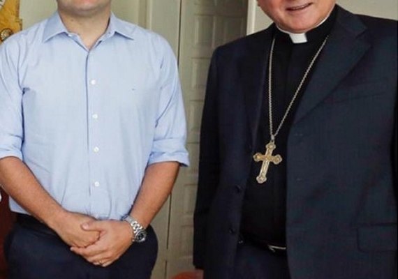 Renan Filho lamenta a morte do bispo Dom Valério Breda, da diocese de Penedo