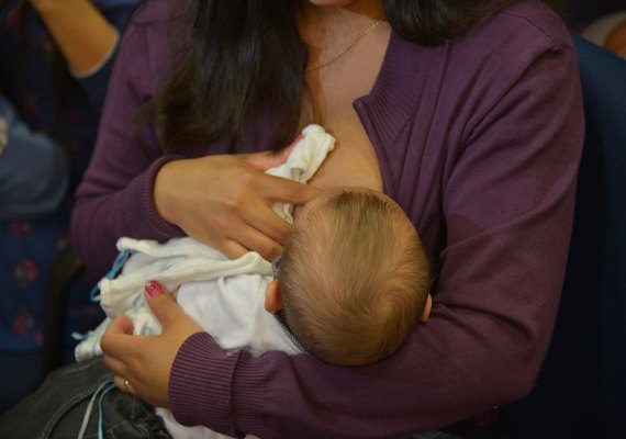 Lei que garante às mães o direito de amamentar durante concurso é aprovada