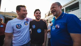 Lucas Barbosa reúne multidão em caminhada e comício em Feira Grande