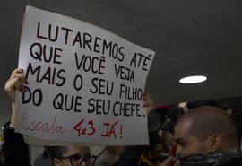 Pedido de vista adia votação sobre fim da escala 6x1 na Câmara