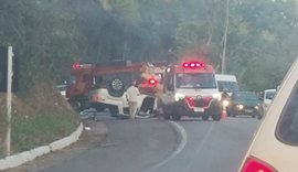 Colisão com caminhão deixa ferido preso às ferragens na BR-316, em Satuba