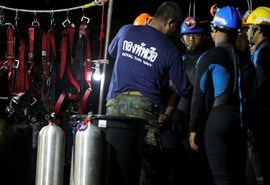 Equipes desistem de buraco para resgate na Tailândia