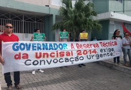 Manifestantes pedem nomeação de concursados para gestão do Hospital da Mulher