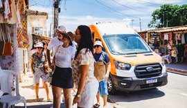 Turistas que chegam a Maceió em cruzeiros são levados de graça ao Pontal da Barra