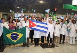 Mais de 100 médicos cubanos devem deixar Alagoas após impasse com o Bolsonaro