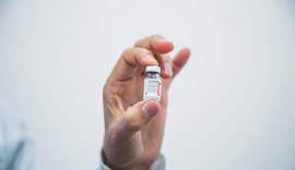 Alagoas recebe nesta sexta (20) mais de 108 mil doses de imunizantes contra a covid-19