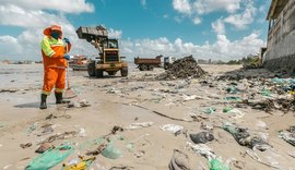 Prefeitura de Maceió amplia limpeza da orla antes e depois da virada