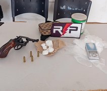 Arma e drogas são apreendidas pela Polícia Militar em Arapiraca