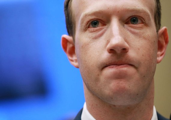 Inédito: Facebook revela o que é proibido postar na rede social