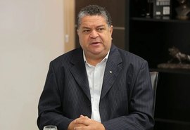 Juiz determina fim de aglomerações em campanha e uso de máscara