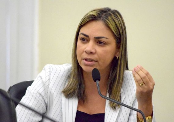 Flavia Cavalcante apresenta resultado dos seus cinco meses de mandato