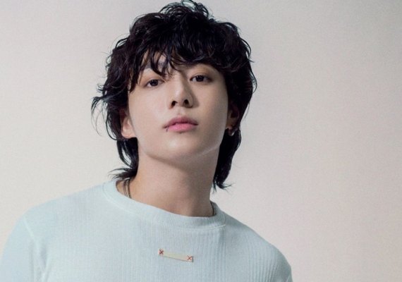 Jungkook, do BTS, diz que vai denunciar fãs na porta de sua casa