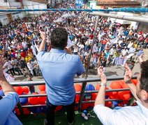 Caravana Pra Frente Alagoas comandada por Rui Palmeira e Arthur Albuquerque segue em ritmo acelerado e é recebida por milhares de pessoas, em Limoeiro de Anadia, neste domingo 28