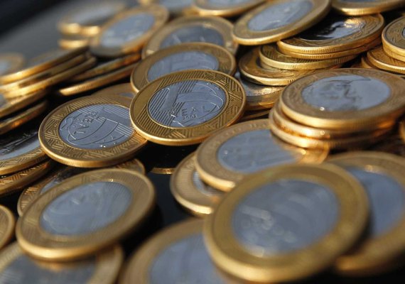 Governo revisa aumento e salário mínimo deve ficar abaixo de R$ 1 mil