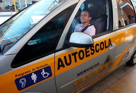 Autoescolas deverão ter veículo adaptado para condutores com deficiência