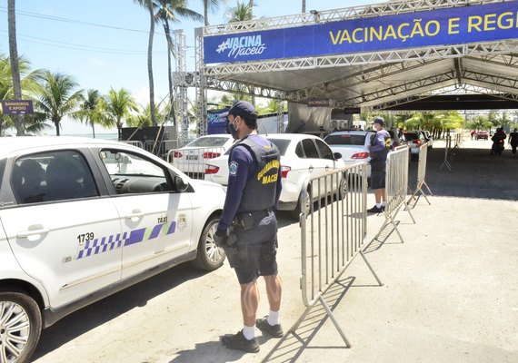 Bike Patrulha faz a segurança do ponto de vacinação contra a Covid-19 no  Jaraguá