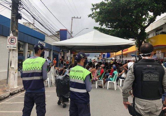 Prefeitura de Arapiraca e comerciantes realizam ação em combate ao Covid-19 no centro