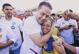 Renan Filho percorre cidades da região Norte em carreata