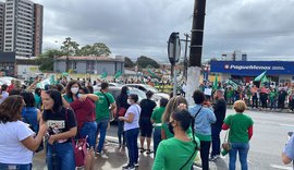 Professores da rede municipal fazem manifestação na Av. Fernandes Lima