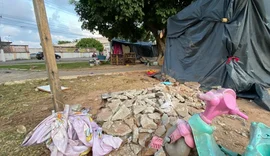 Maceió gasta 2,5 vezes mais em placas e banners do que com aluguel social