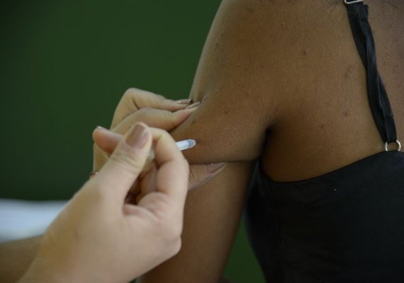 Mais de 800 mil pessoas devem ser vacinadas contra a influenza em Alagoas