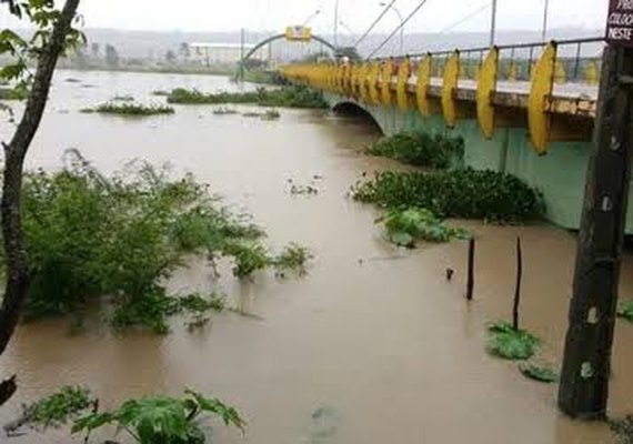 Chuvas intensas provocam alagamentos e deixam famílias desalojadas em Alagoas