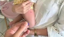 Mãe denuncia suposta falha em vacinação de bebê em Maceió