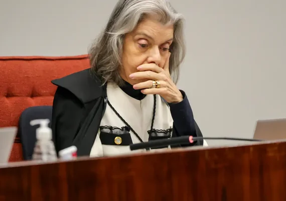 Voto de Cármen Lúcia pode formar maioria para condenar Bolsonaro