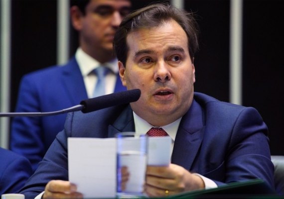 Maia diz que objetivo é conseguir em 2 meses votos para Previdência