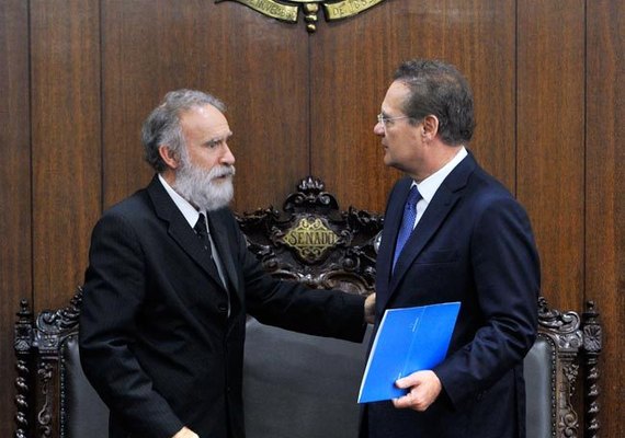 Renan recebe pedido para debater representação no Mercosul